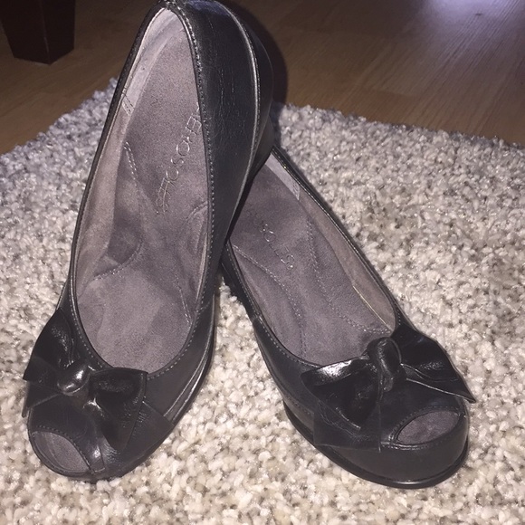 Wedged Open-Toe Heels - Picture 2 of 6